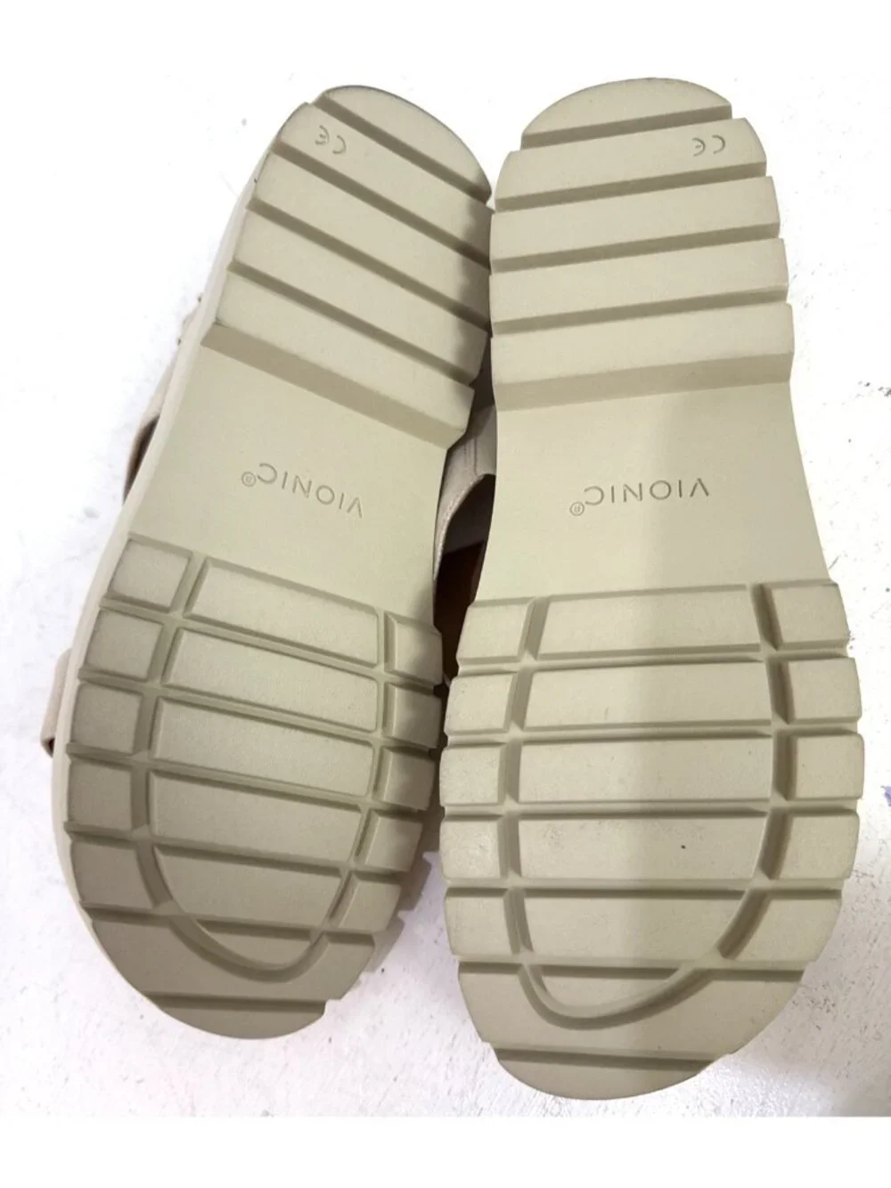 Vionic Alondra Lug Arch Support Platform Light Gold Cream Sparkle Sandals Sz 10